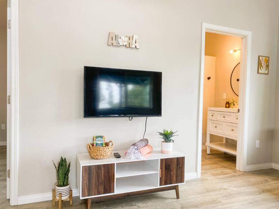 Hibiscus Hale, Full Kitchen, King Bed, Parking Apartment Keaau ภายนอก รูปภาพ